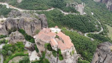 Meteora / Yunanistan 'ın hava görüntüsü