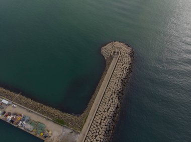 Yavuz Sultan Selim Köprüsü ya da Üçüncü Boğaz Köprüsü, İstanbul Boğazı 'nın kuzey tarafında Karadeniz kıyısına bakan bir köprüdür..