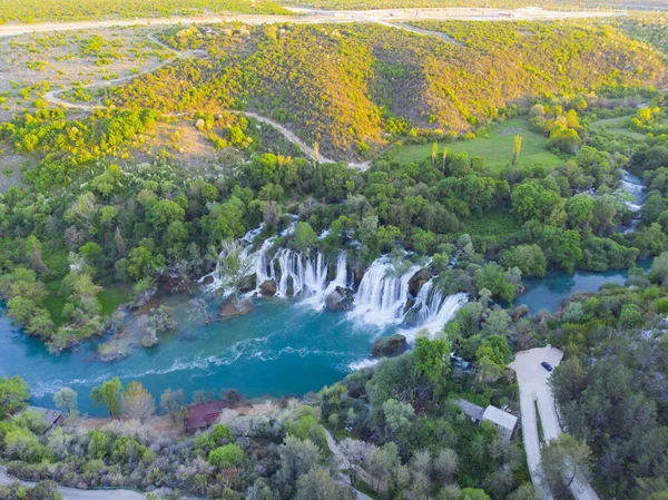 Bosna-Hersek 'teki Kravice şelalesinin hava manzarası
