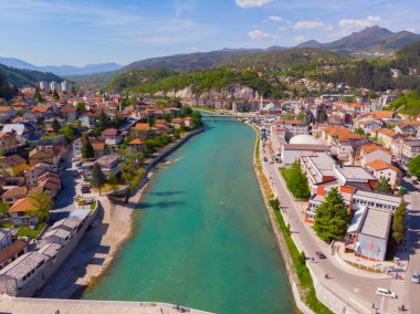Konjiç, Bosna-Hersek. Konjic 'teki eski taş köprü olarak da bilinir. Bosna-Hersek Ulusal Anıtı, Miras statüsü.