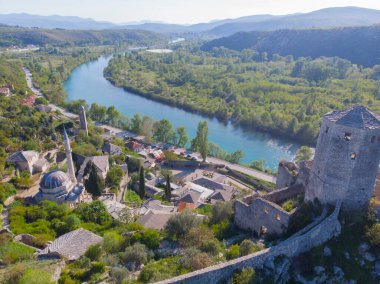 Pocitel, 1383 yılında Bosna Kralı I. Stjepan Tvrtko tarafından Neretva Nehri kıyısında bir savunma noktası olarak kurulmuştur..
