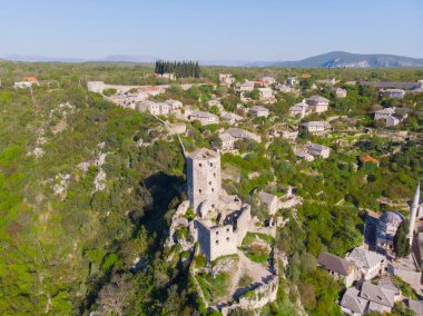 Pocitel, 1383 yılında Bosna Kralı I. Stjepan Tvrtko tarafından Neretva Nehri kıyısında bir savunma noktası olarak kurulmuştur..