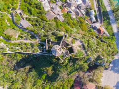 Pocitel, 1383 yılında Bosna Kralı I. Stjepan Tvrtko tarafından Neretva Nehri kıyısında bir savunma noktası olarak kurulmuştur..