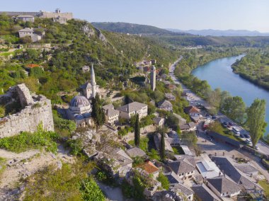 Pocitel, 1383 yılında Bosna Kralı I. Stjepan Tvrtko tarafından Neretva Nehri kıyısında bir savunma noktası olarak kurulmuştur..