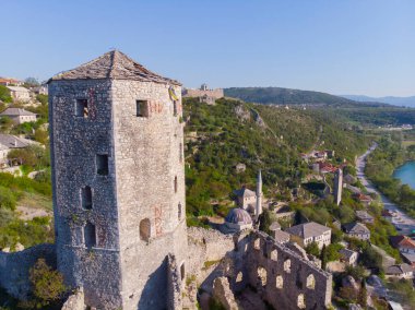 Pocitel, 1383 yılında Bosna Kralı I. Stjepan Tvrtko tarafından Neretva Nehri kıyısında bir savunma noktası olarak kurulmuştur..