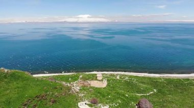 Carpanak Adası (Ermenice: Ktouts kghzi) Van Gölü 'nün kuzeydoğu bölgesinde, Van Eyaleti' nin orta kesiminde yer alan bir adadır..