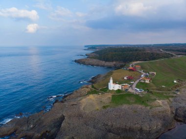 Sinop 'tan Nceburun deniz fenerinin hava görüntüsü