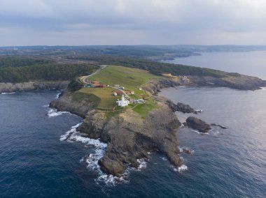Sinop 'tan Nceburun deniz fenerinin hava görüntüsü