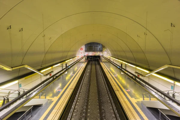 Metrospoorwegen Leeg Station — Stockfoto