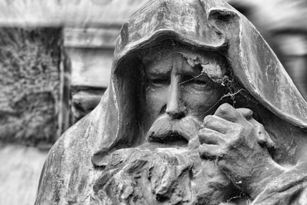 Statue Hooded Old Man — Stock Photo, Image