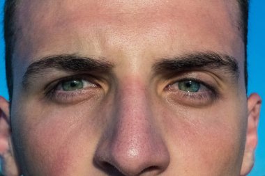 Bir modelden güzel gözleri