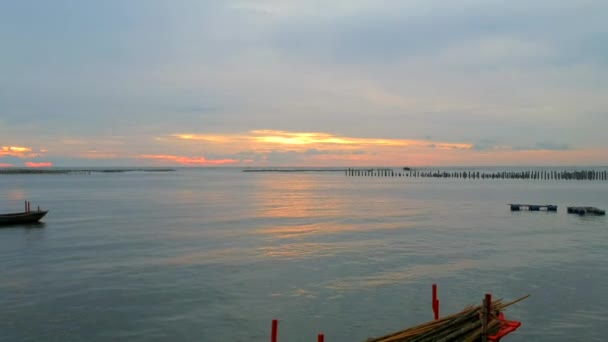 Luchtfoto Van Vissersboot Zonsondergang — Stockvideo