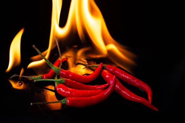 Vuur Branden Van Hete Chili Zwarte Achtergrond — Stockfoto