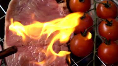 Ağır çekim ızgara sığır eti biftek