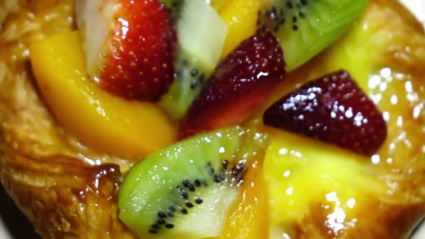 Macro Frutas Dinamarquesas Girando Câmera Lenta — Vídeo de Stock