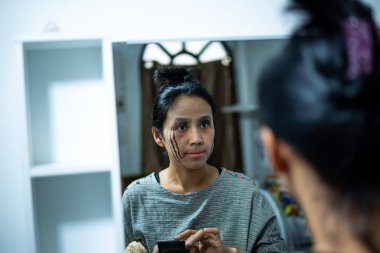 Kadınlar makyaj hayalet yüz Cadılar Bayramı festivali