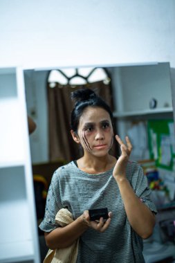 Kadınlar makyaj hayalet yüz Cadılar Bayramı festivali