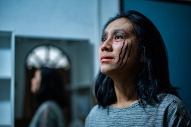 Kadınlar makyaj hayalet yüz Cadılar Bayramı festivali