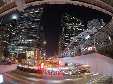 Trafik ışığı gece Bangkok Tayland