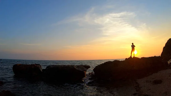 Silhouet Man Selfie Zee Bij Zonsondergang — Stockfoto