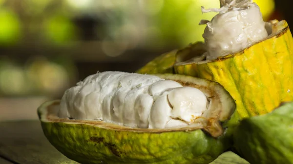 Chiudi Frutta Cacao Sfondo Nero — Foto Stock