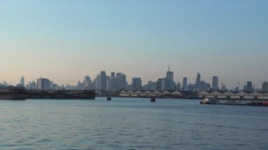 Gün batımında nehir içinde Bangkok Tayland Manzara