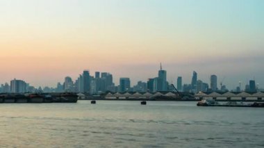 Chaophraya Nehri içinde Bangkok City Tayland gece gündüz hızlandırılmış