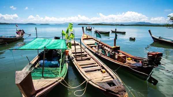 Fiskebåt Havet Vid Moken Village Thailand — Stockfoto