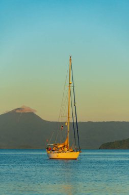 Tayland Andaman denizinde yelkenli