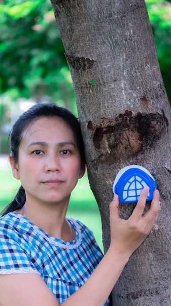 Las mujeres de Asia usaban veneno para arbolar — Foto de Stock