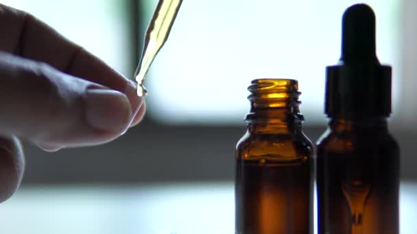 Researchers Packed Hemp Oil Capsules Treat Cancer Patients — Stock Video