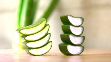 Vücut bakımı konseptinde aloe veranın yavaş hareketi