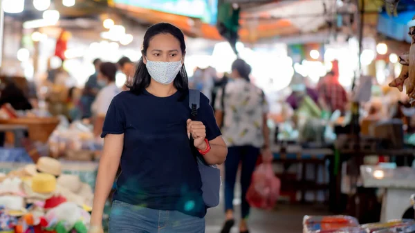 Portrait Asia Woman Wearing Mask Shopping Fresh Market — Stok Foto