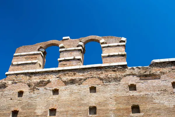 Ampia Veduta Della Facciata Della Basilica Rossa Turchia — Foto Stock