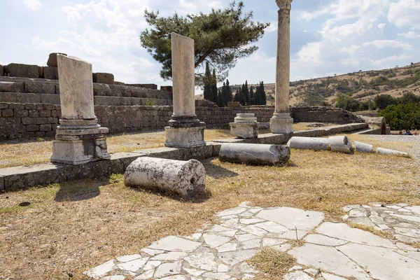 Γκρο Πλαν Πάνω Στα Ερείπια Ενός Αρχαίου Ναού Στήλες Πεσμένος — Φωτογραφία Αρχείου