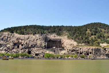 Çin Luoyang Longmen mağarasını manzara
