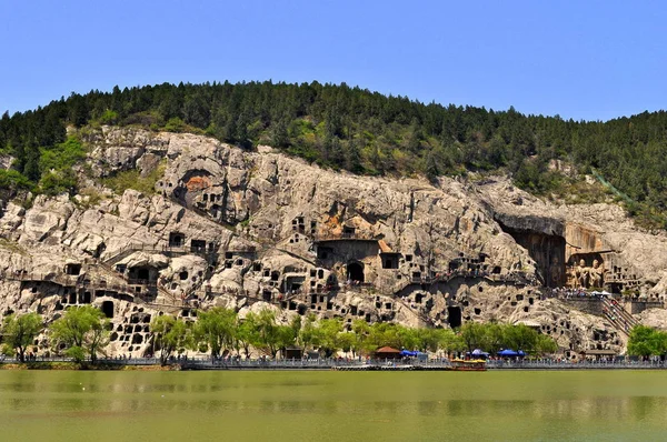 Çin Luoyang Longmen mağarasını manzara