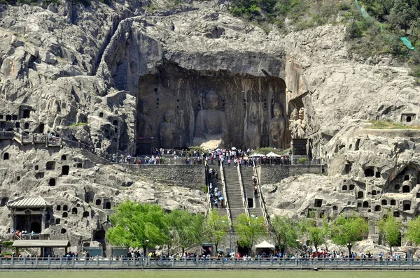 Çin Luoyang Longmen mağarasını manzara
