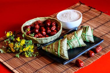 Çin Ejderha Tekne Festivali geleneksel gıda zongzi