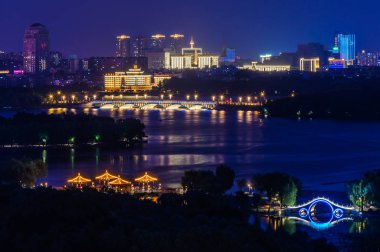 Nanhu Park, Changchun, Çin gece görünümü
