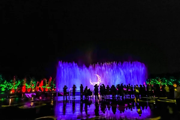 China Changchun Jingyuetan Música Fuente Agua Danza Luz Show —  Fotos de Stock