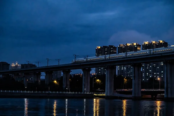 Vista Noturna Trem Alta Velocidade Yitong River Viaduct Changchun China — Fotografia de Stock