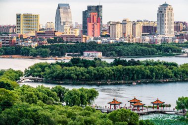 Nanhu Park 'ın Changchun, Çin' deki manzarası