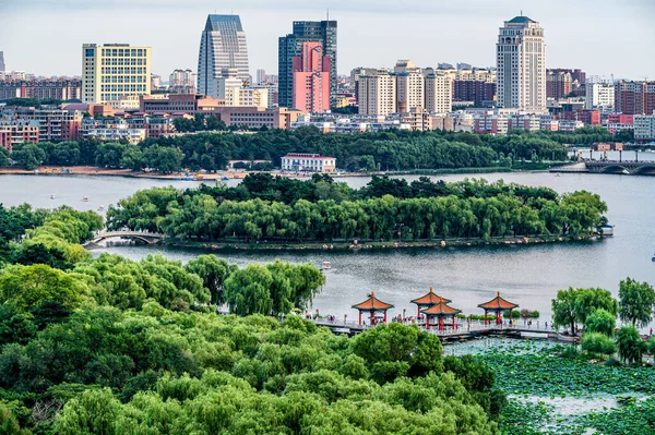 Nanhu Park 'ın Changchun, Çin' deki manzarası