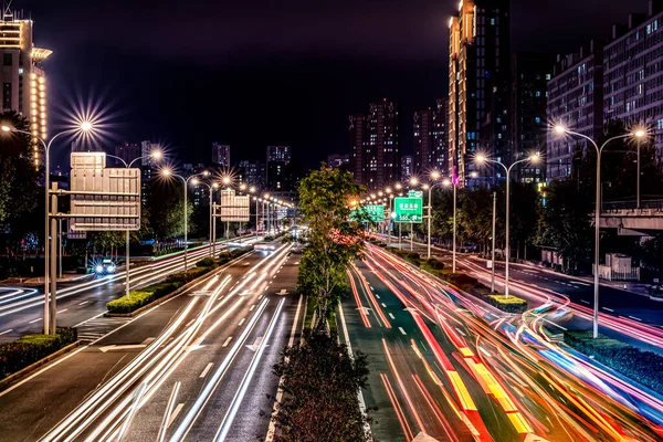 Changchun Ekonomik ve Teknolojik Gelişim Bölgesi, Çin 'deki karayolu gece görüşü