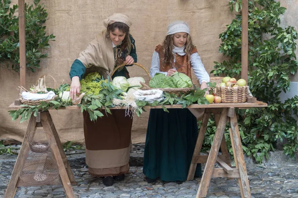 Taggia Itália Março 2018 Participantes Festa Traje Medieval Histórica Cidade — Fotografia de Stock