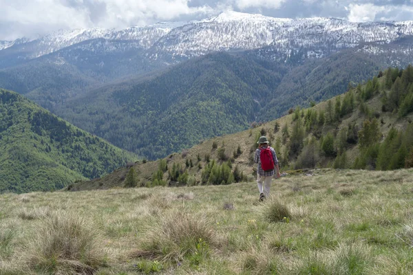 Italië Liguria Wandelaar Wandelen Berglandschap — Stockfoto
