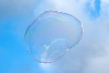 Bulutlu gökyüzü kabarcık