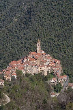Castelvittorio. İtalya Liguria bölgesinin antik köy