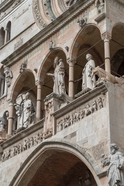 Detail Van Renaissance Gevel Van Kathedraal Van Cremona Italië — Stockfoto